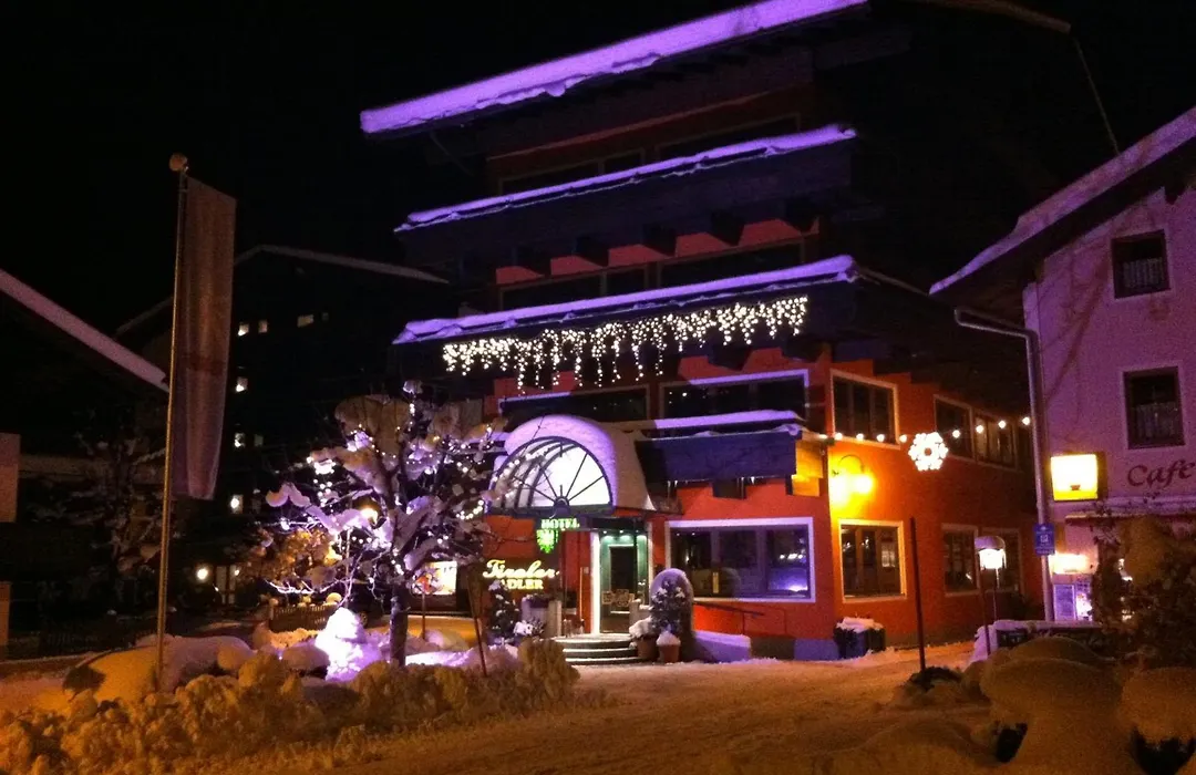 Hotel Tiroler Adler - Bed And Breakfast-1